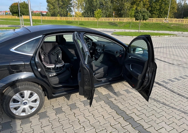 Ford Mondeo cena 34900 przebieg: 175000, rok produkcji 2013 z Legnica małe 232